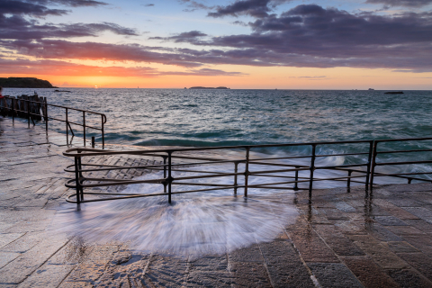 Abends bei Flut in Saint Malo