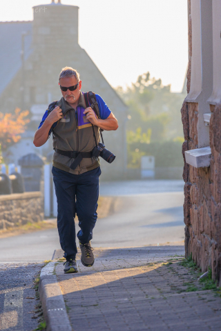 Gunter bei der Wanderung über die Ile Grande