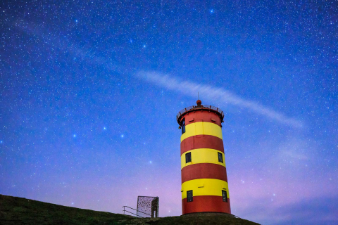 Pilsum, Norddeutschland. 30 Sekunden, f 3,5, ISO 4000 bei 24 mm