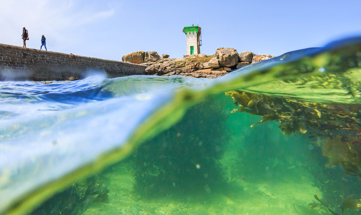 Unterwasser Split Fotos vom Leuchtturm am Pointe de Trevignon