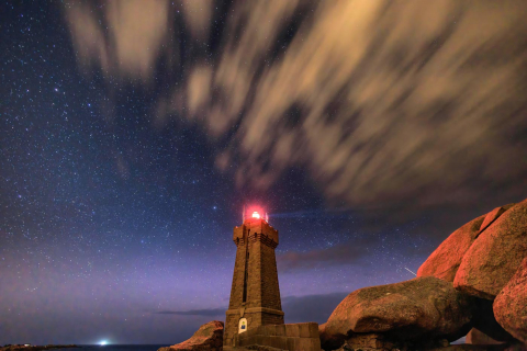 Sternenhimmel über Leuchtturm
