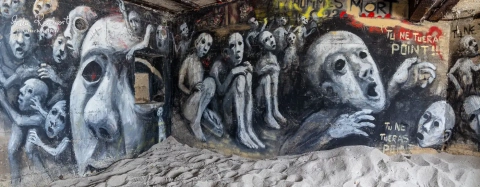 Kunst als Mahung im Bunker von Ploudalmezeau